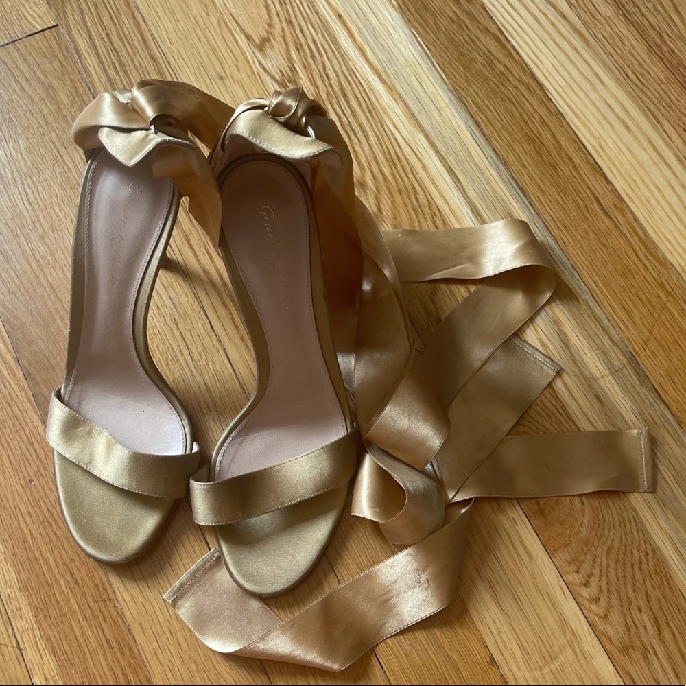 gianvitto rossi heels size 40 1/2 ribbons